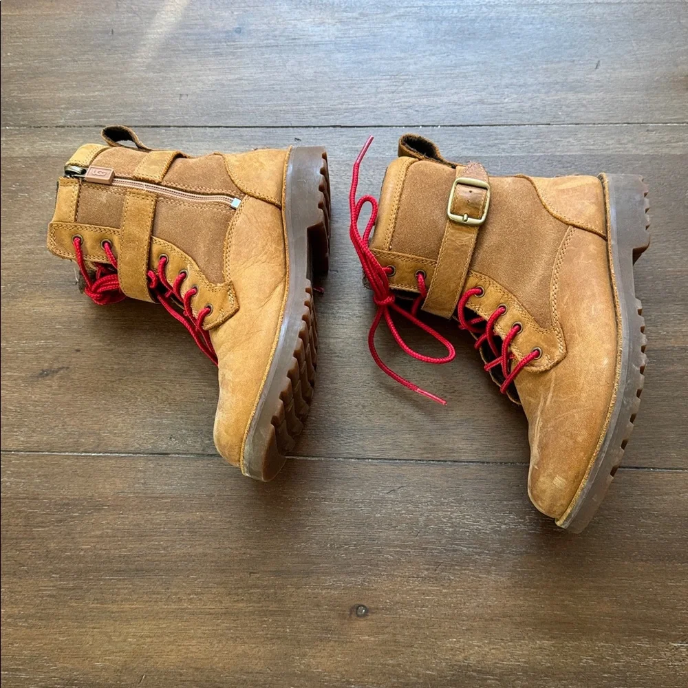 Size 1 Ugg Koren gender neutral lace up combat Boots